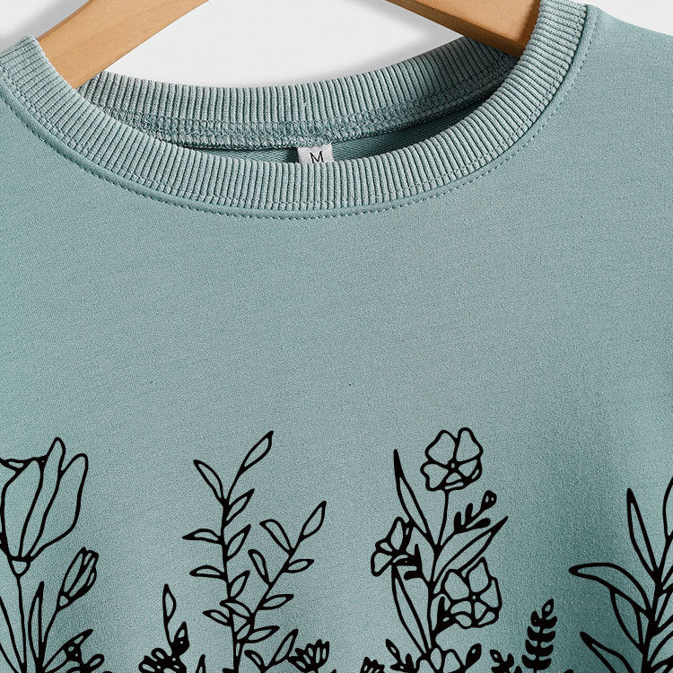 Casual round-neck hoodless sweatshirt