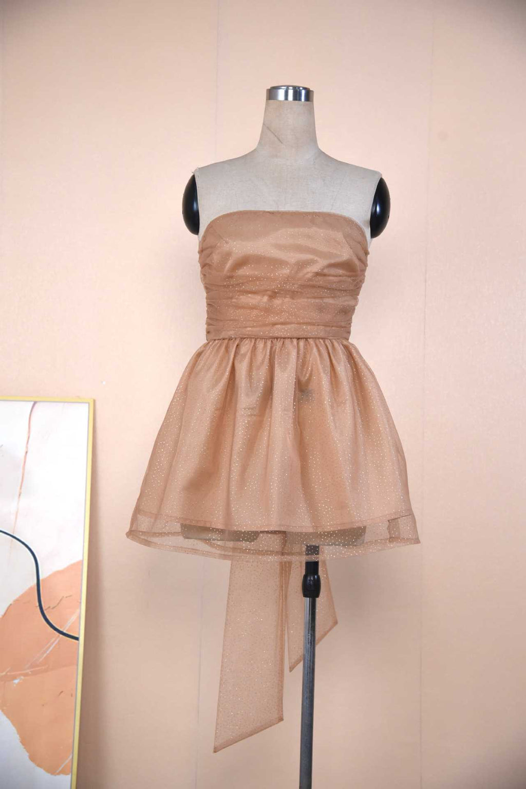 One-shoulder strapless puffy dress A lovely plisse maxi dress