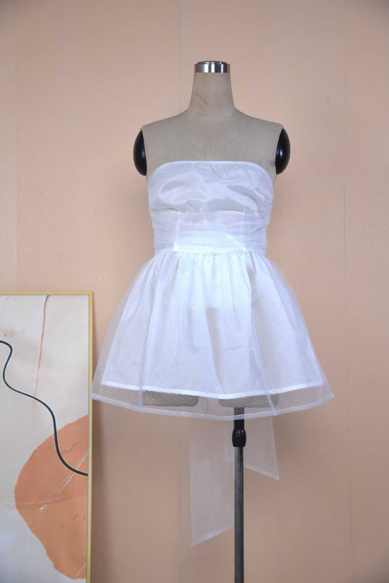 One-shoulder strapless puffy dress A lovely plisse maxi dress